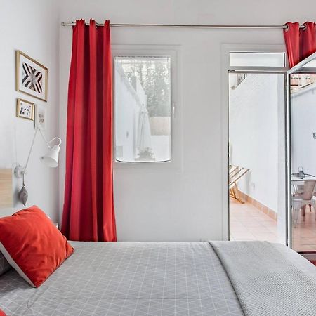 Stylish Apartment With Terrace For Couple Or Family バルセロナ エクステリア 写真