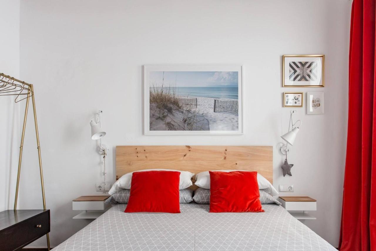 Stylish Apartment With Terrace For Couple Or Family バルセロナ エクステリア 写真