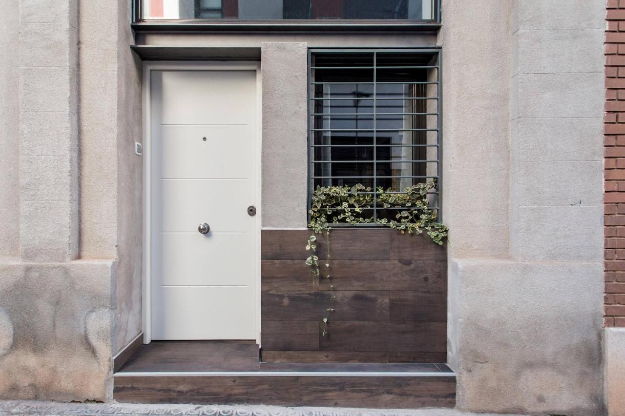 Stylish Apartment With Terrace For Couple Or Family バルセロナ エクステリア 写真