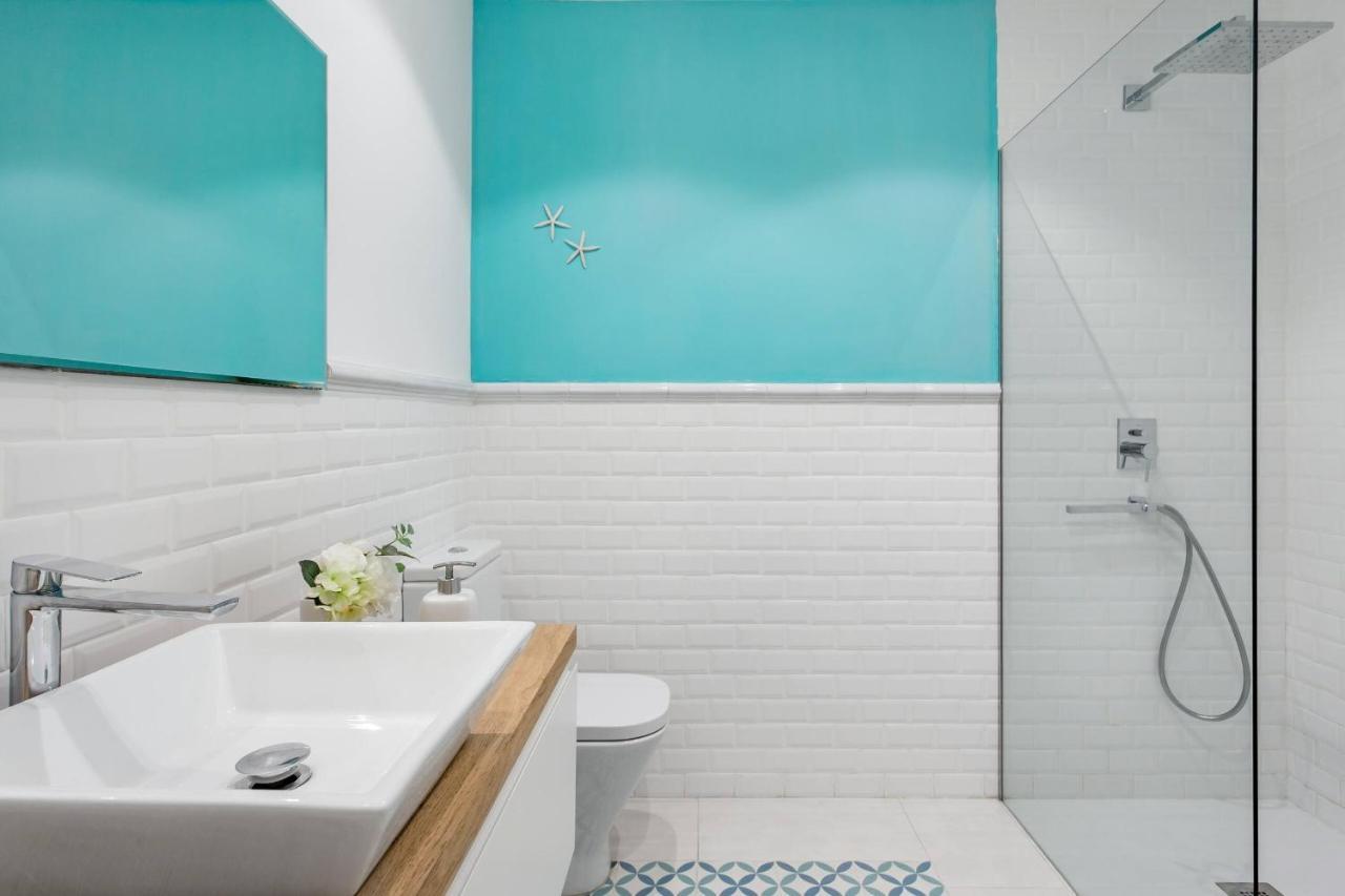 Stylish Apartment With Terrace For Couple Or Family バルセロナ エクステリア 写真