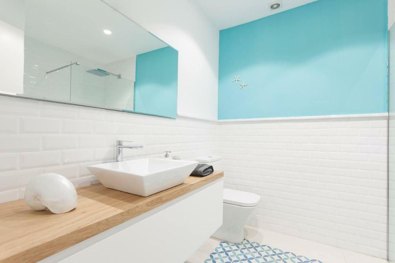 Stylish Apartment With Terrace For Couple Or Family バルセロナ エクステリア 写真