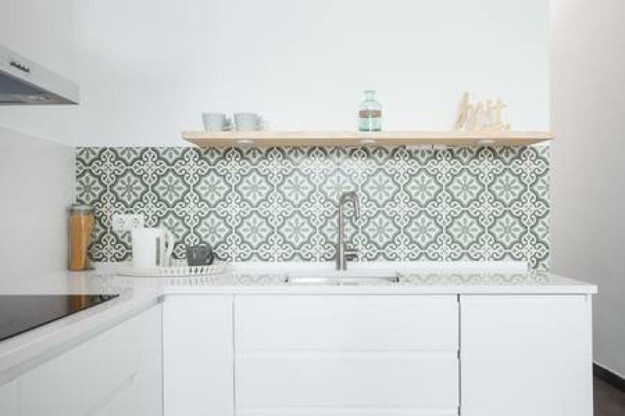 Stylish Apartment With Terrace For Couple Or Family バルセロナ エクステリア 写真