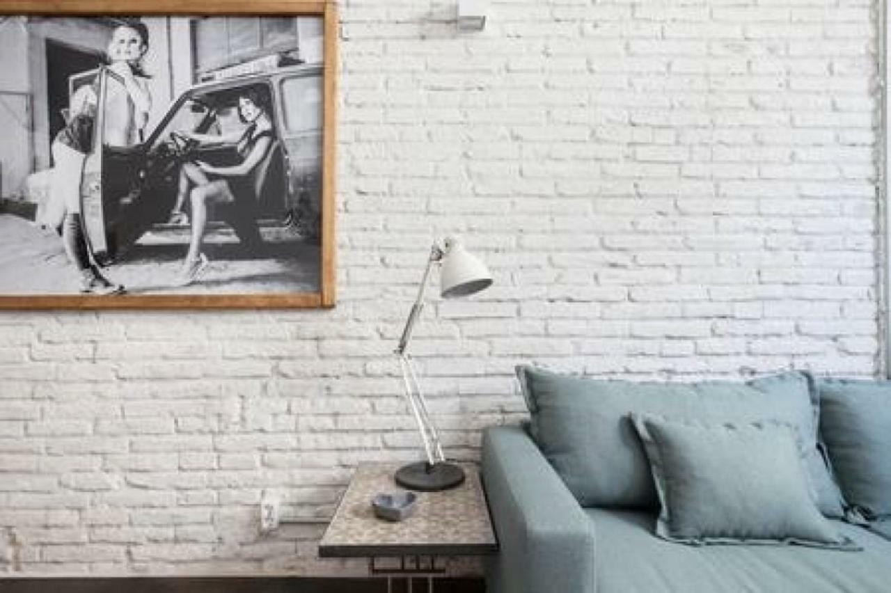 Stylish Apartment With Terrace For Couple Or Family バルセロナ エクステリア 写真